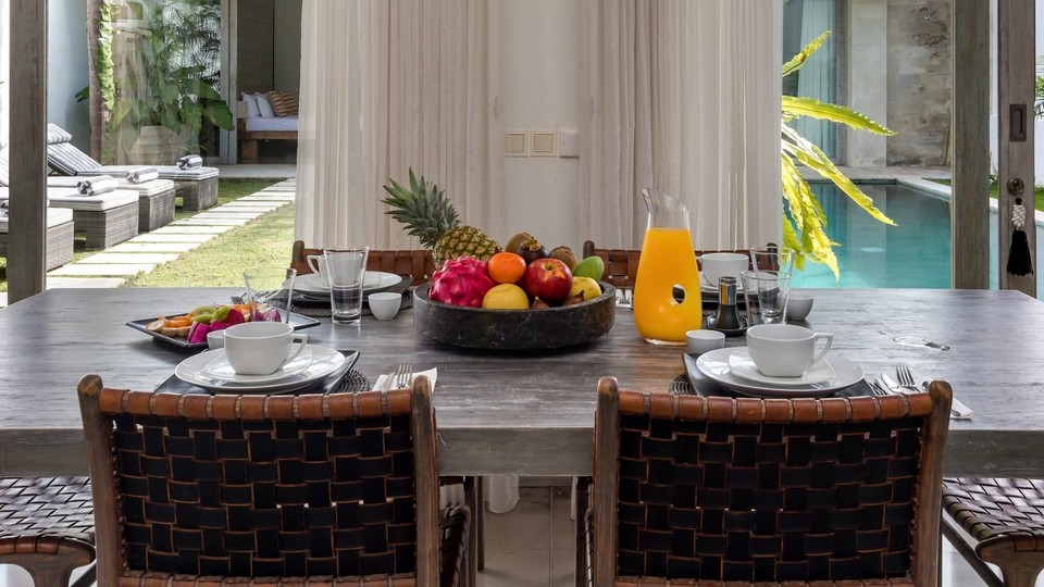 Sunny 3BR Villa Close to Beach W/ Pool, Bali Villa 2225