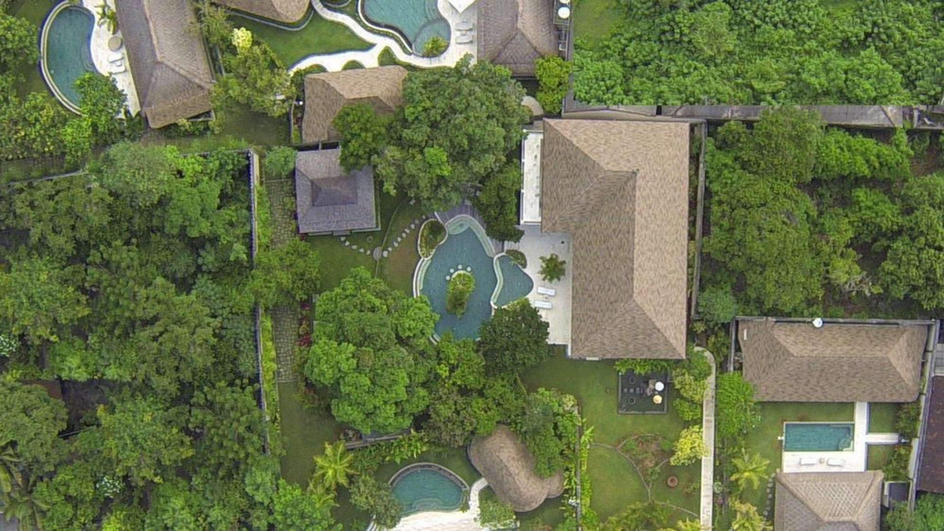 Fantastic 3BR Villa W/ Pool & Garden, Bali Villa 2228