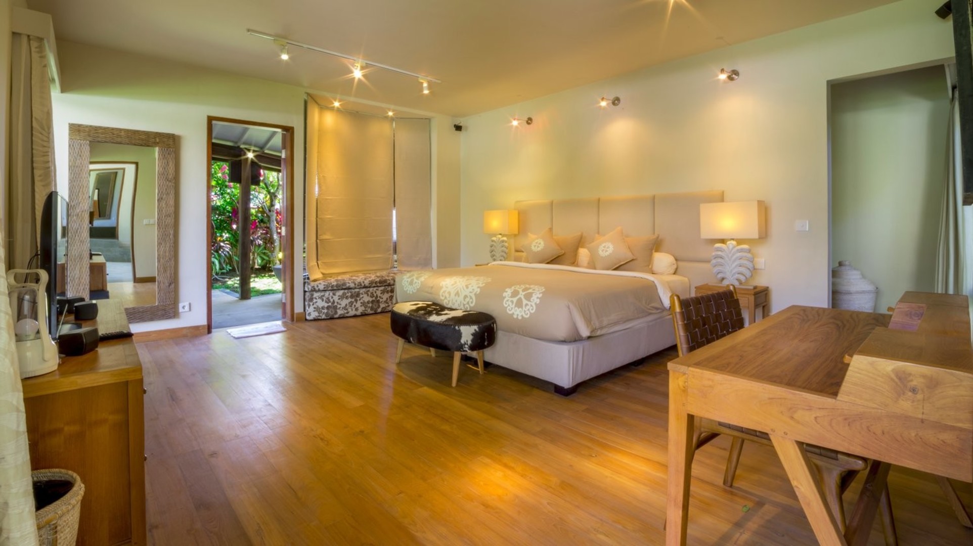 Dreamy 3BR Villa With Pool & Garden, Bali Villa 2229