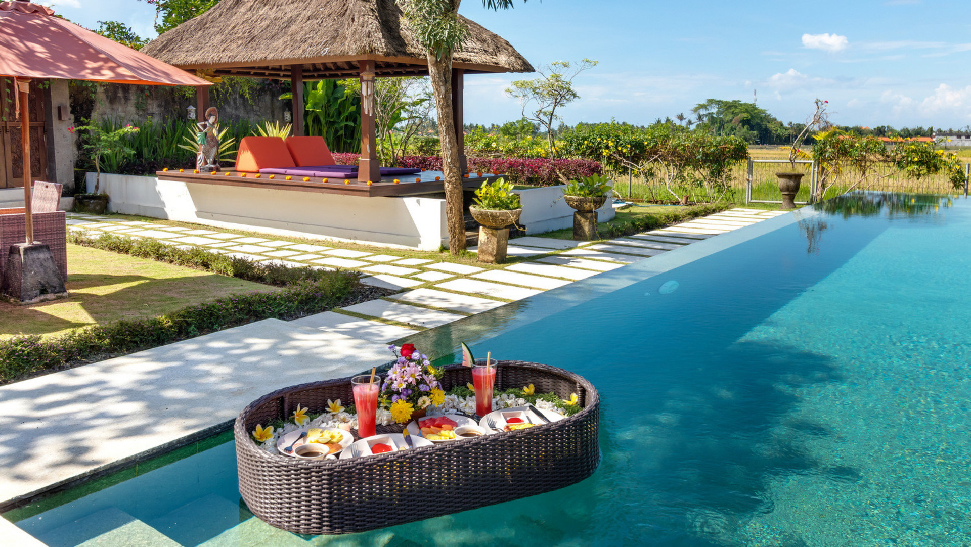 Spacious 4BR Villa W/ Pool & Garden, Bali Villa 2233