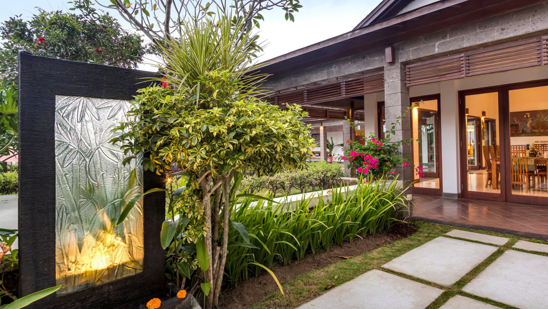 Spacious 4BR Villa W/ Pool & Garden, Bali Villa 2233