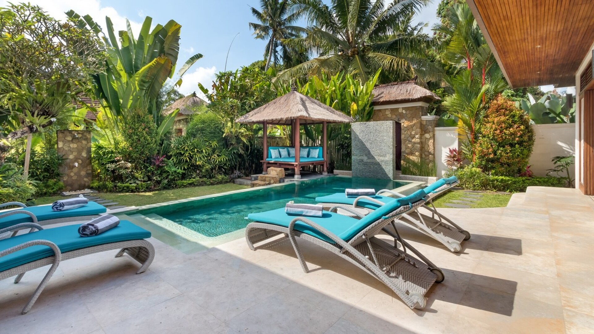 Enjoying Your Holiday in a Luxury 5 Star Villa in Candidasa, For Less Than a Hotel, Villa Bali 2243