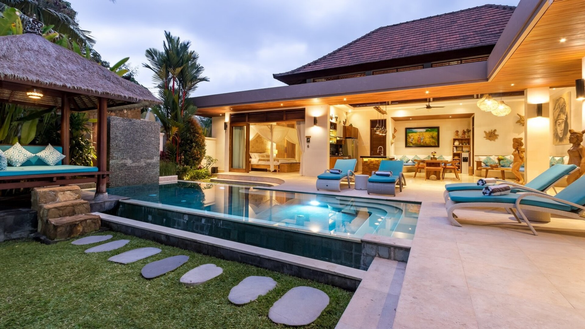 Enjoying Your Holiday in a Luxury 5 Star Villa in Candidasa, For Less Than a Hotel, Villa Bali 2243