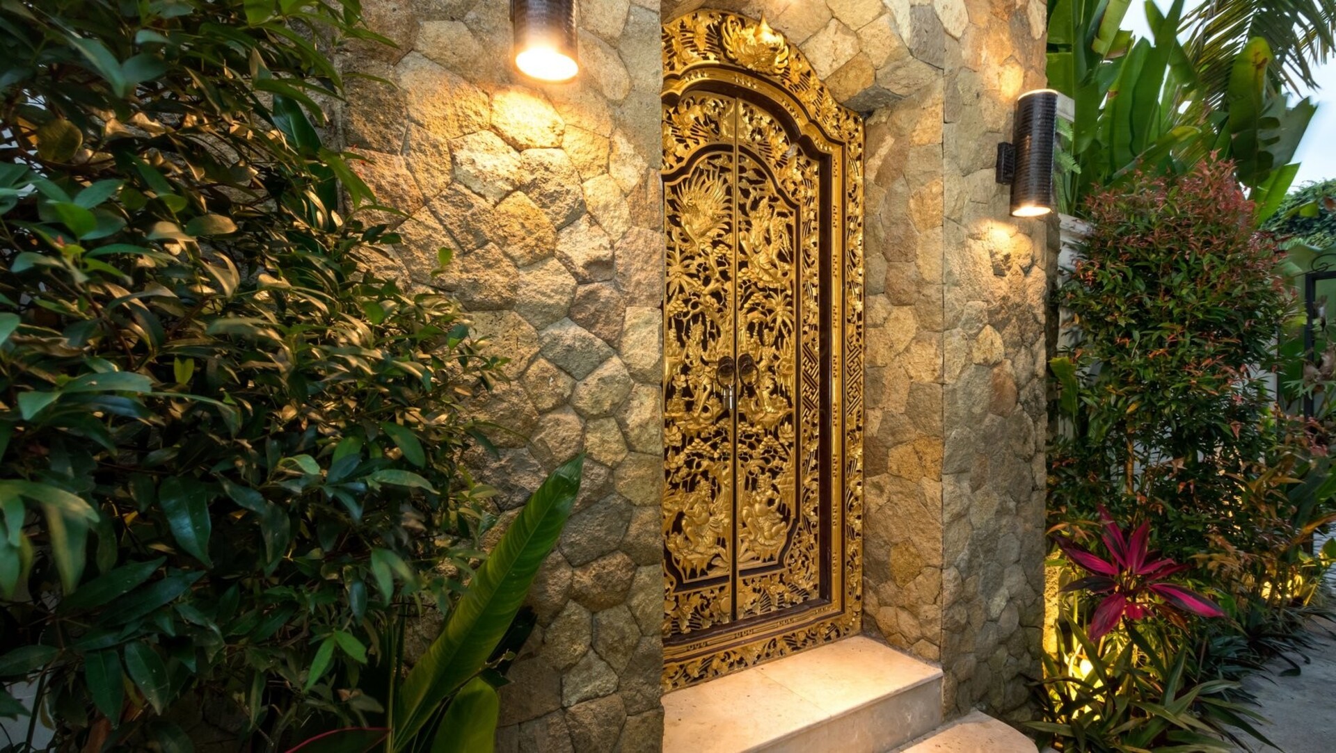 Enjoying Your Holiday in a Luxury 5 Star Villa in Candidasa, For Less Than a Hotel, Villa Bali 2243