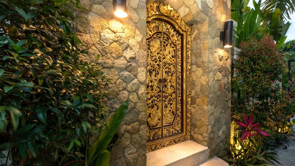 Enjoying Your Holiday in a Luxury 5 Star Villa in Candidasa, For Less Than a Hotel, Villa Bali 2243