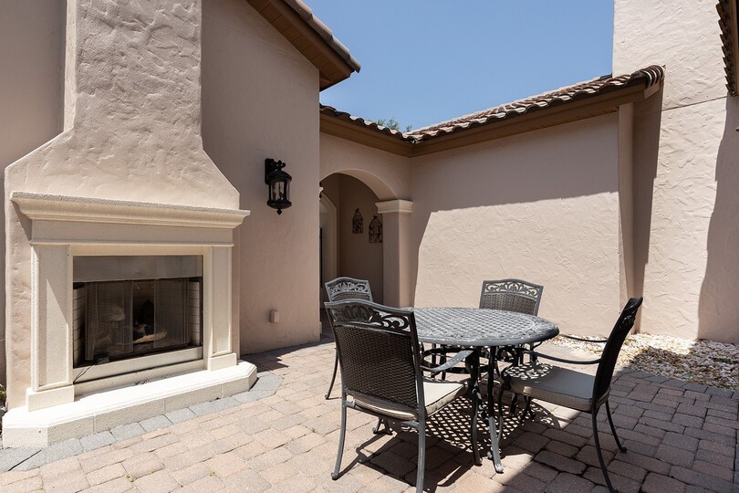 [amenities:courtyard:3] Courtyard