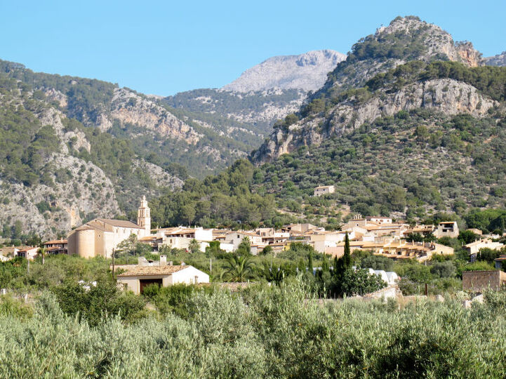 Enchanting Villa Escape in Mallorca,1605