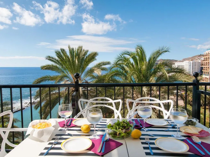 4 Bedroom Villa in Canary Islands,1077
