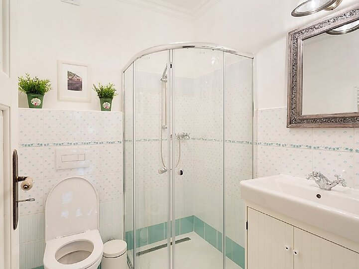 Charming 6 BR House with Panoramic Views,1000