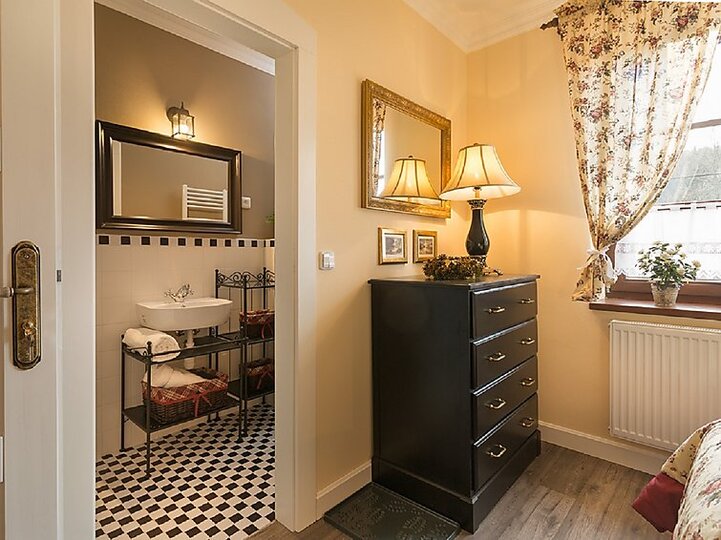 Charming 6 BR House with Panoramic Views,1000