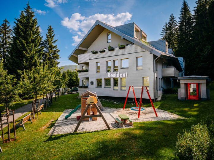 Peaceful Oasis: Modern 1BR Villa,1007, Harrachov, Czech Republic