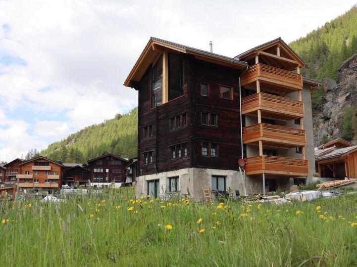 Secluded 2BR Oasis in Saas-Grund, 1245, Saas-Grund, Switzerland