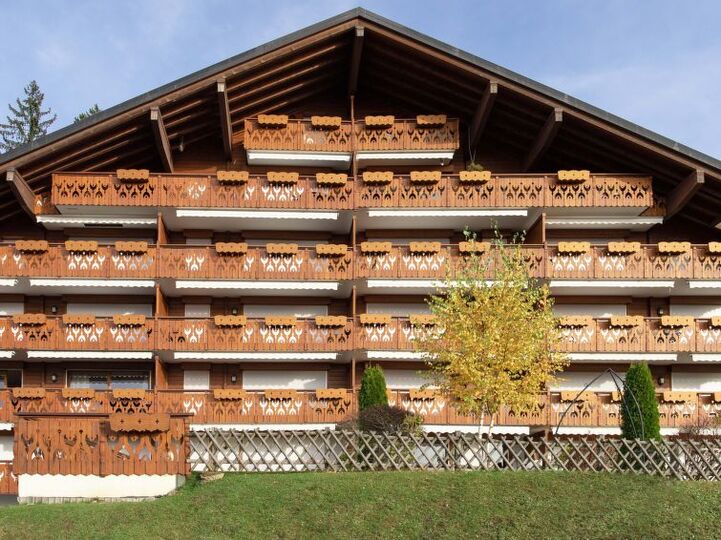 Cozy 3 Bed Retreat in Ollon, 1048, Ollon, Switzerland