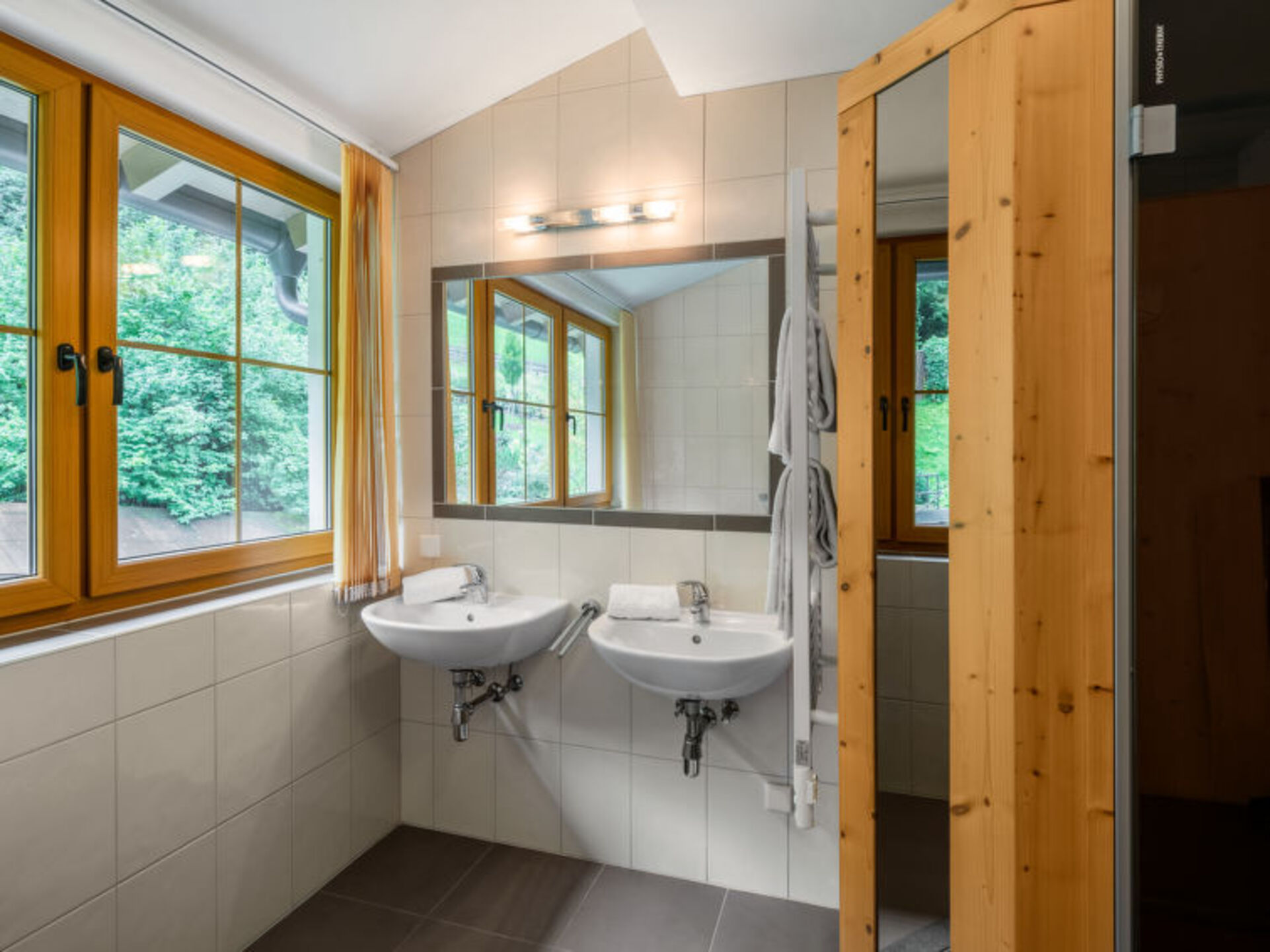 Bathroom / Wellness