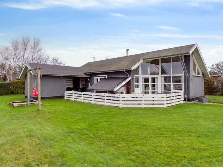 Luxury Home, Idyllic Location, Hadsund 1093, Hadsund, Denmark