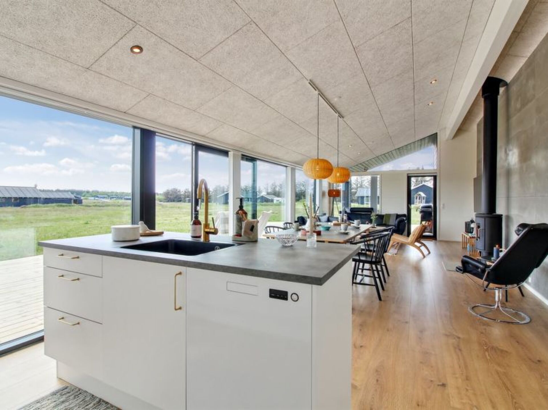 Kitchen / Dining Room