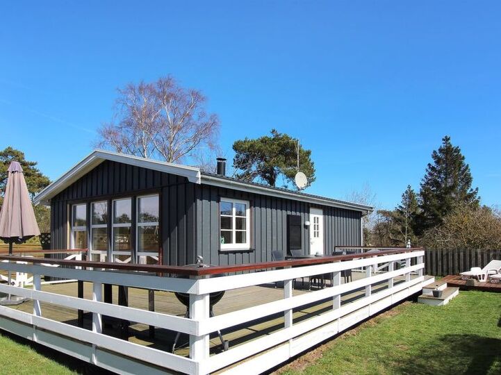 5 Star Villa Algeth - Peaceful Coastal Retreat, Nexø, Denmark