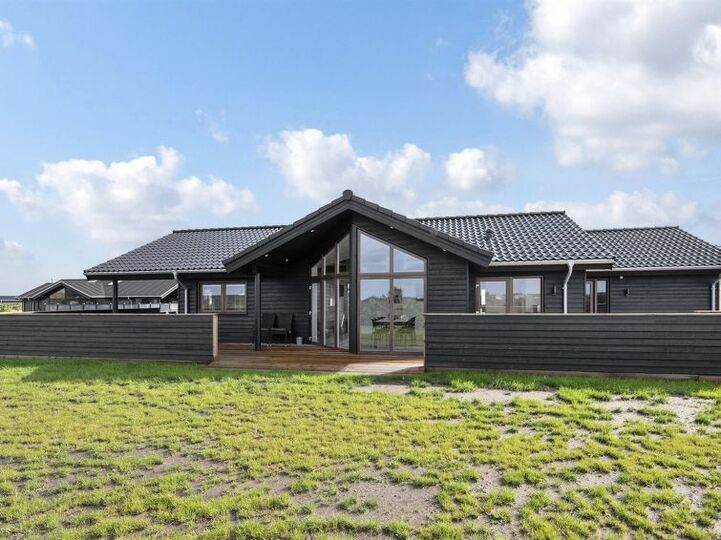 Exclusive Home in Perfect Location, Hjørring 1142, Hjørring, Denmark