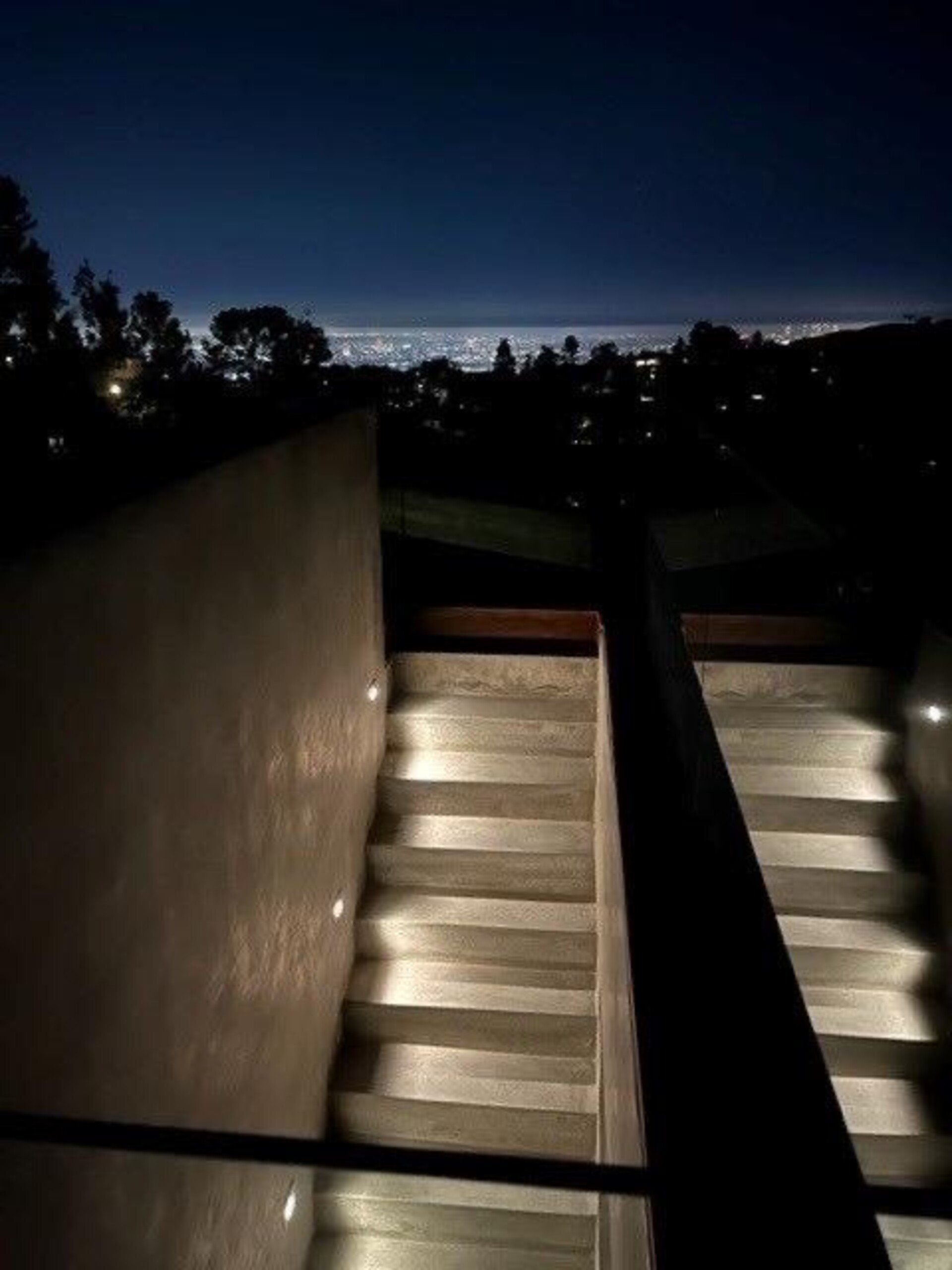 Hollywood Majesty: G Residence
