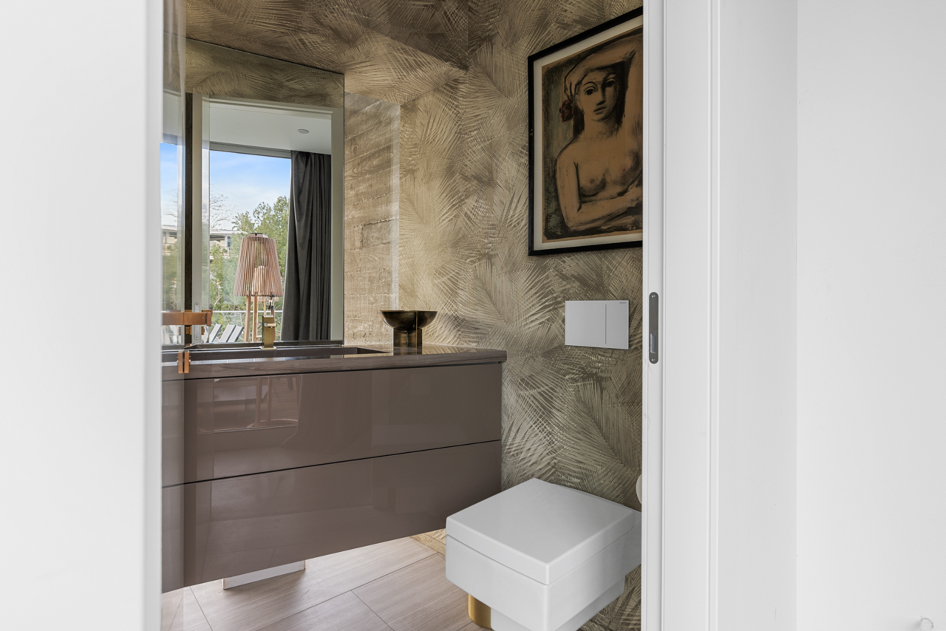 Hollywood Majesty: G Residence