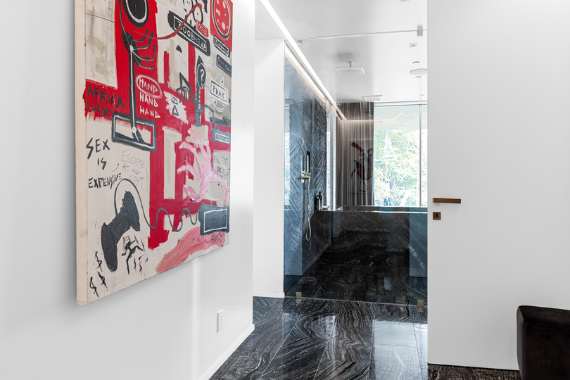 Hollywood Majesty: G Residence