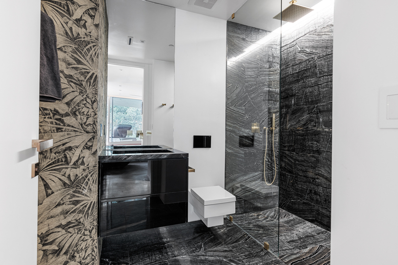 Hollywood Majesty: G Residence
