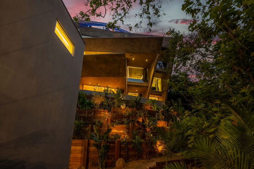 Hollywood Majesty: G Residence