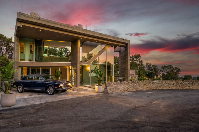 Hollywood Majesty: G Residence