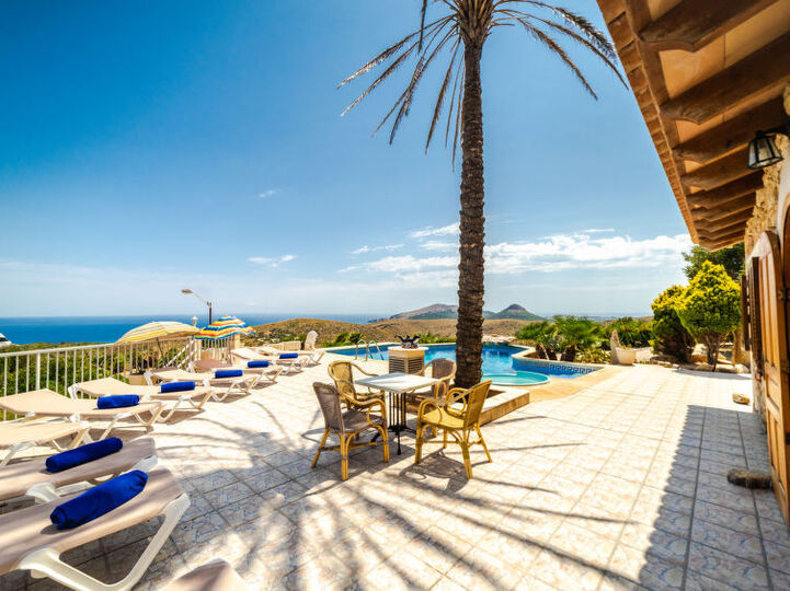 Unwind in Style - Elegant 5 Bedroom Villa,1658