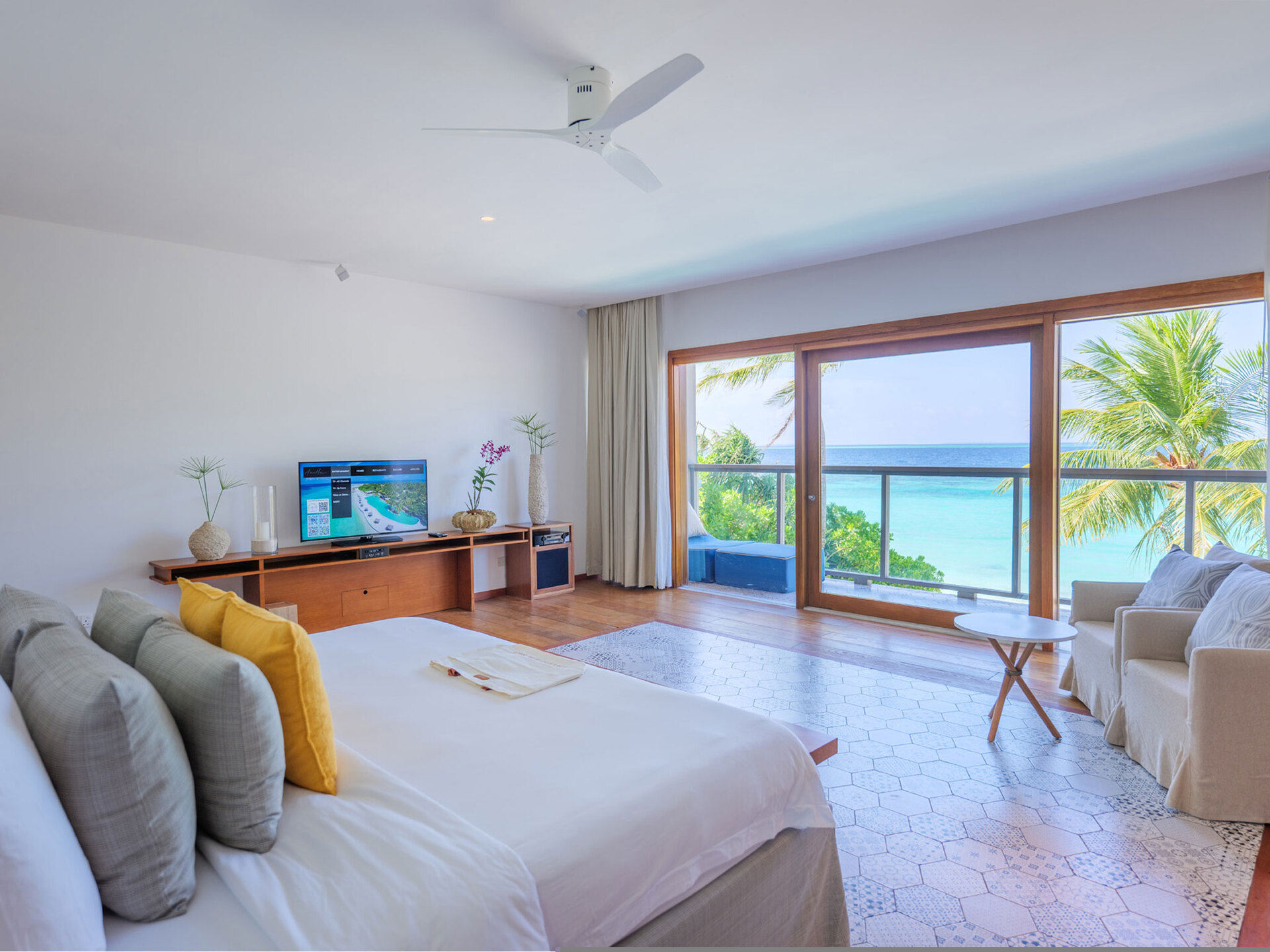 Tranquil Waterside Living: 4 Bedroom Gem,1005