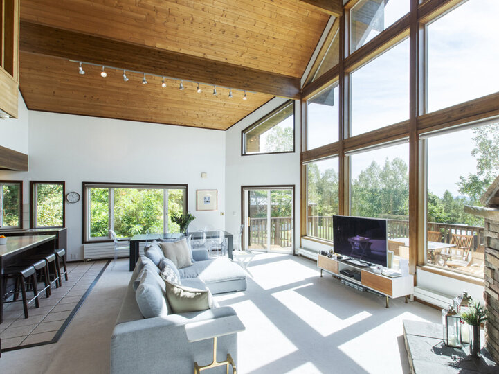 Casa La Mount  - Palatial chalet living area