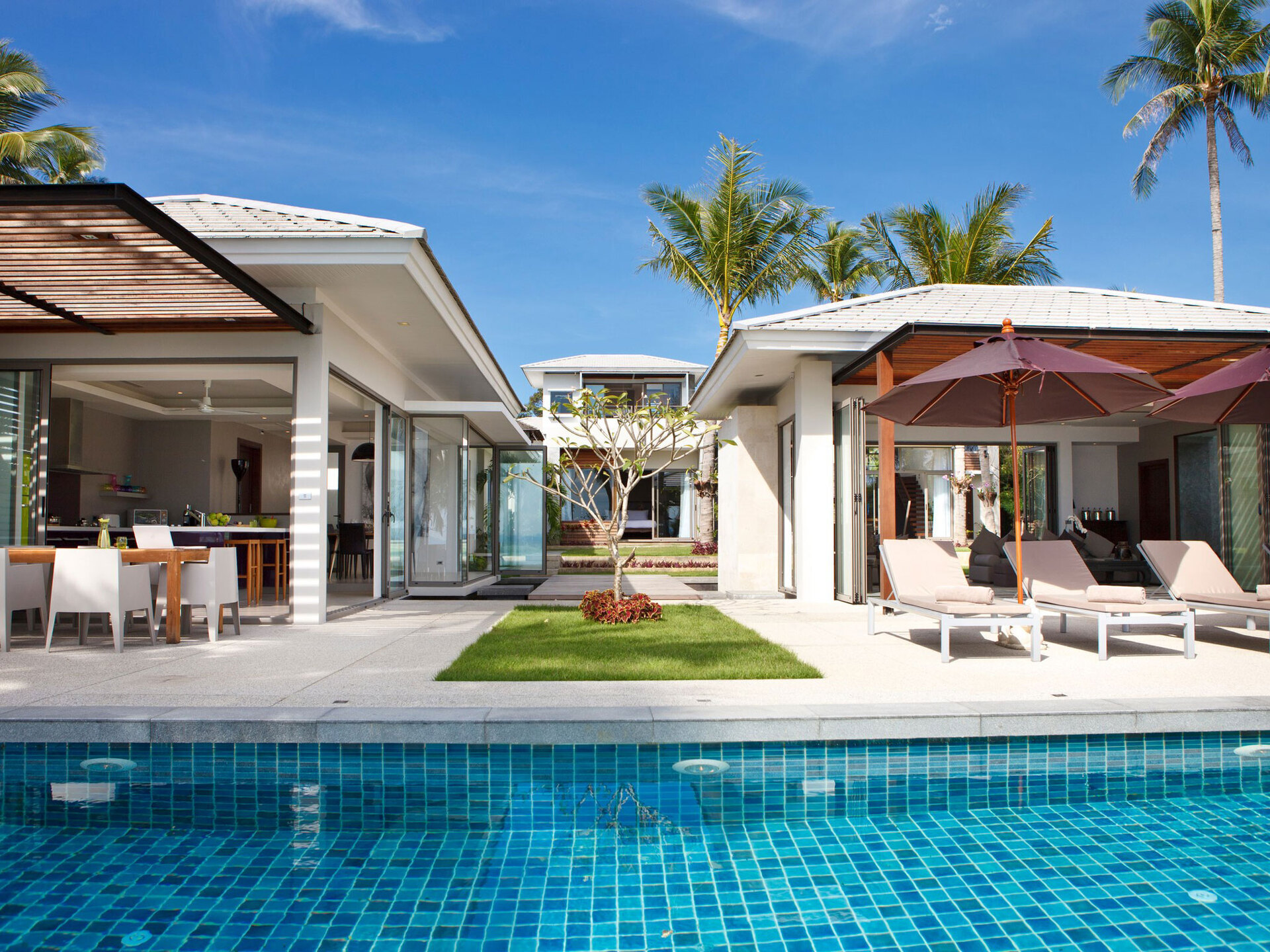 Inasia - Exterior layout