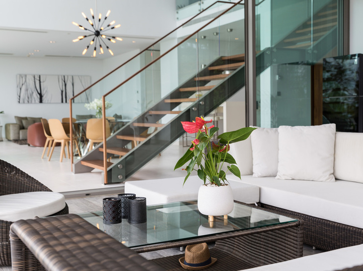 Malaiwana Patio Duplex - Airy living area