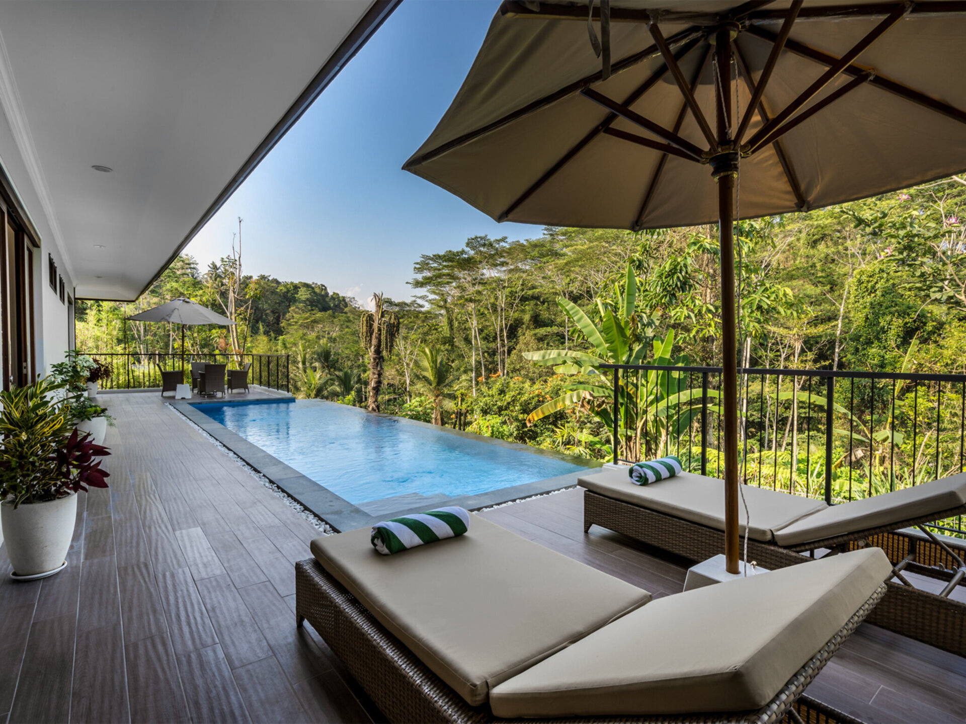 Pala Ubud - Villa Seraya A - Relax under shady weather by the cantilever pool