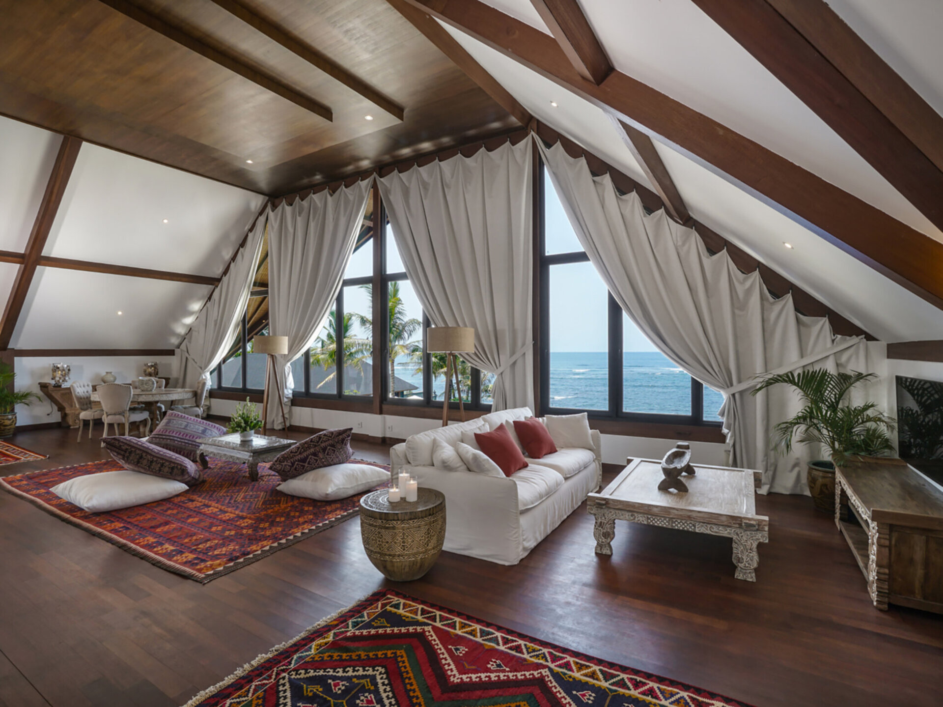 Tirtha Bayu Villa II - Honeymoon Suite sitting area