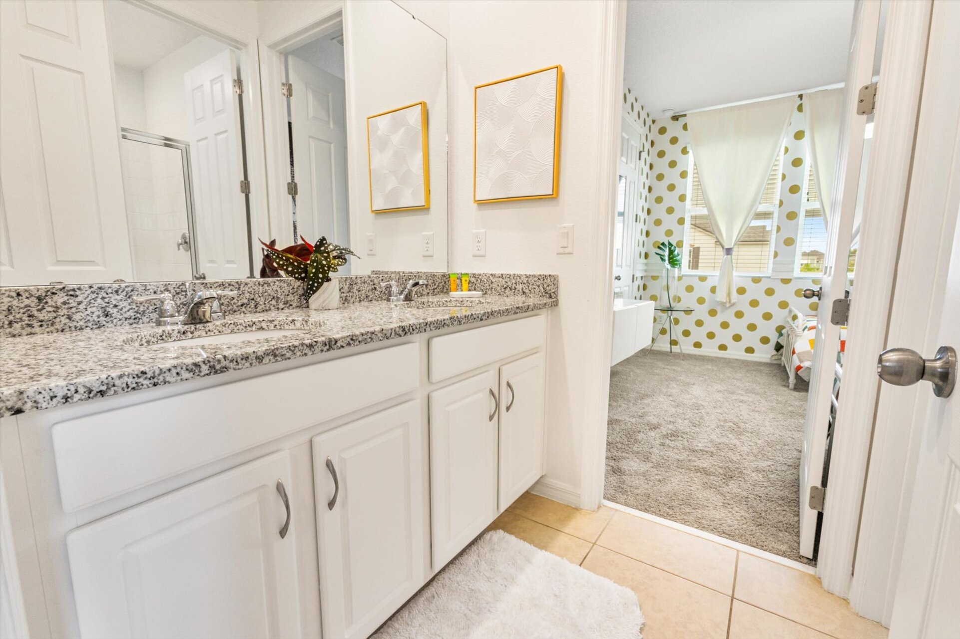 Jack N Jill Bathroom 4, Upstairs