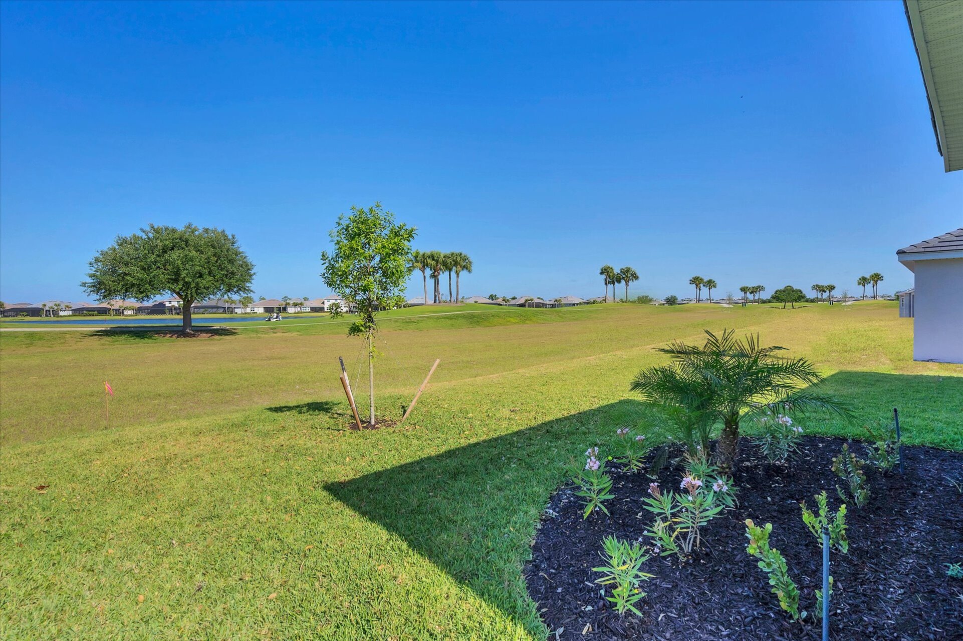 Gorgeous new home in Heritage Landing overlooking golf course