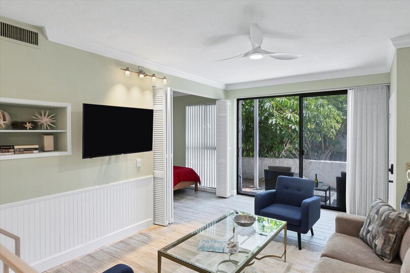 Beachside Bliss: Sarasota County Condo 1006 Awaits, Venice, United States