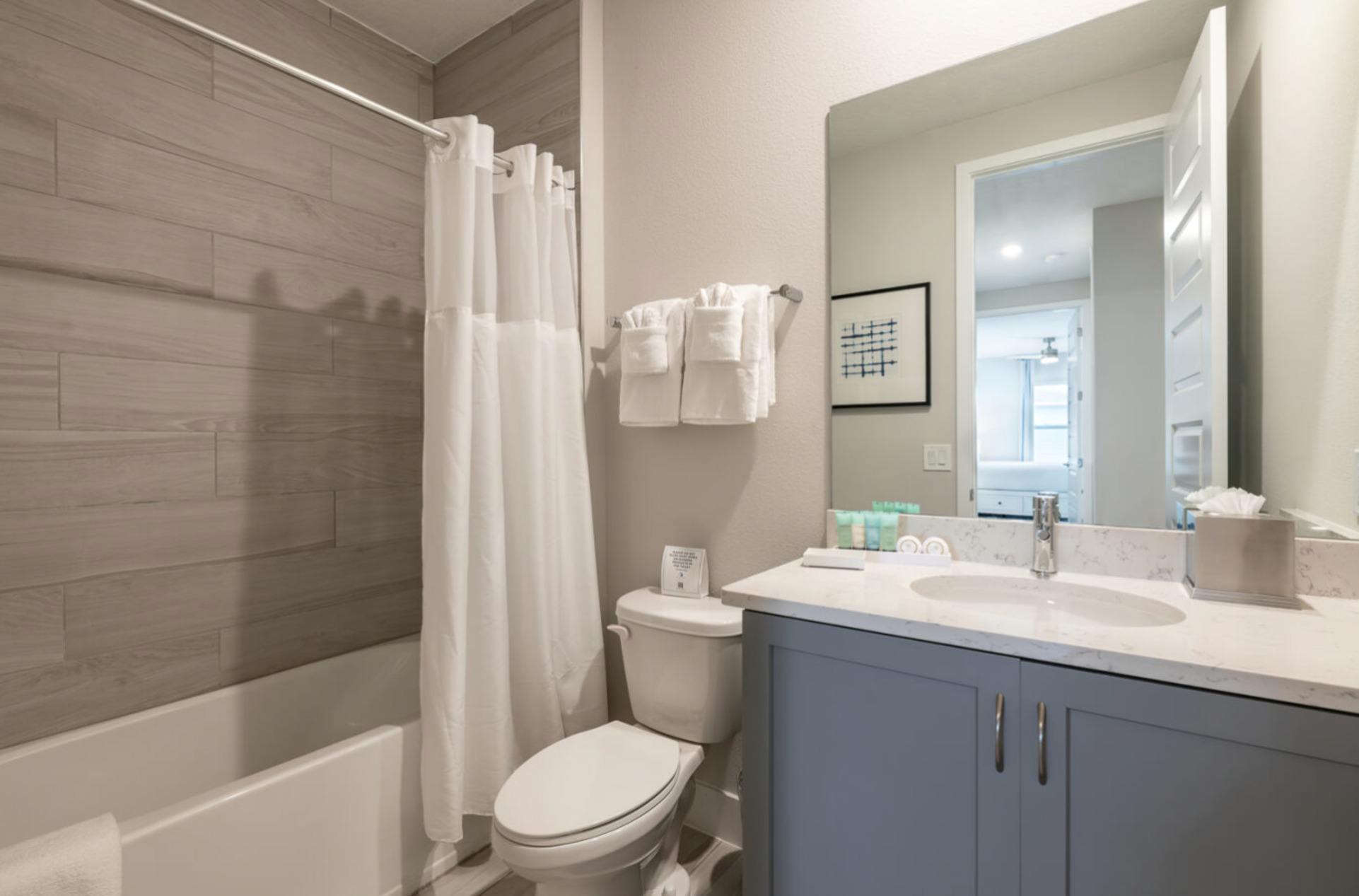 Your Stylish Vacation Escape Awaits, Orlando Townhome 1000