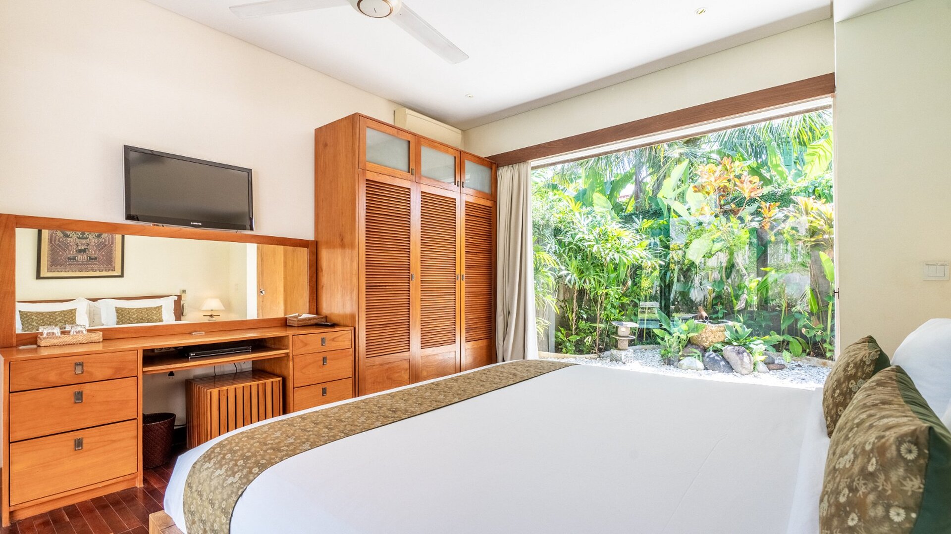 Rent Your Own 5 Star Private Villa in Seminyak, Bali Villa 2246