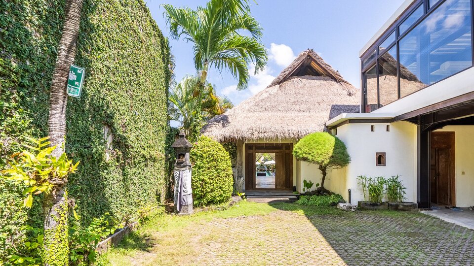 Rent Your Own 5 Star Private Villa in Seminyak, Bali Villa 2246