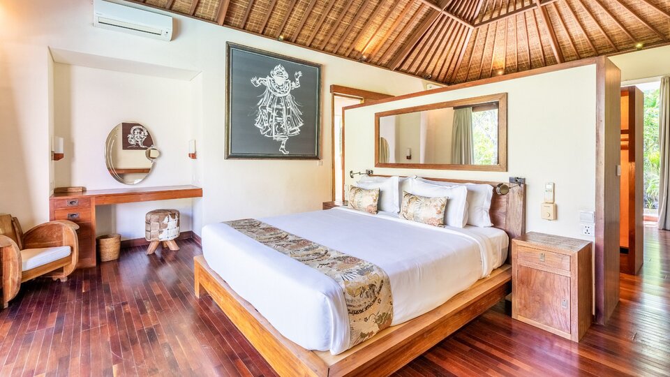 Rent Your Own 5 Star Private Villa in Seminyak, Bali Villa 2246