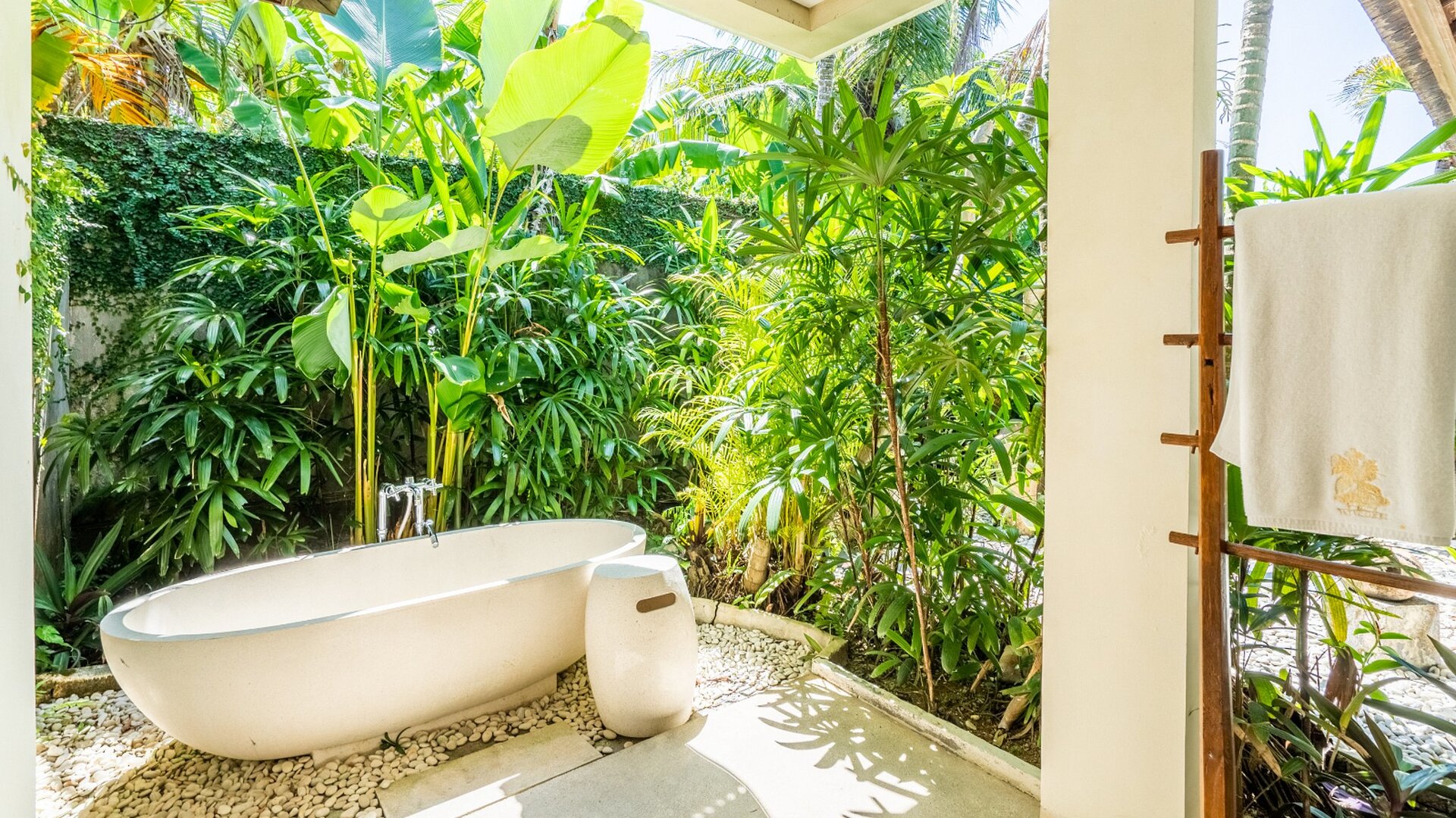 Rent Your Own 5 Star Private Villa in Seminyak, Bali Villa 2246
