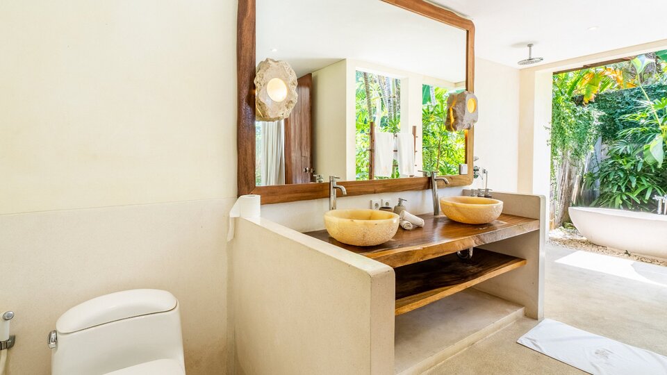 Rent Your Own 5 Star Private Villa in Seminyak, Bali Villa 2246