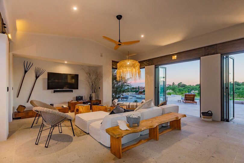 Escape to Paradise at Cabo San Lucas Villa 1049: Your Luxurious Retreat