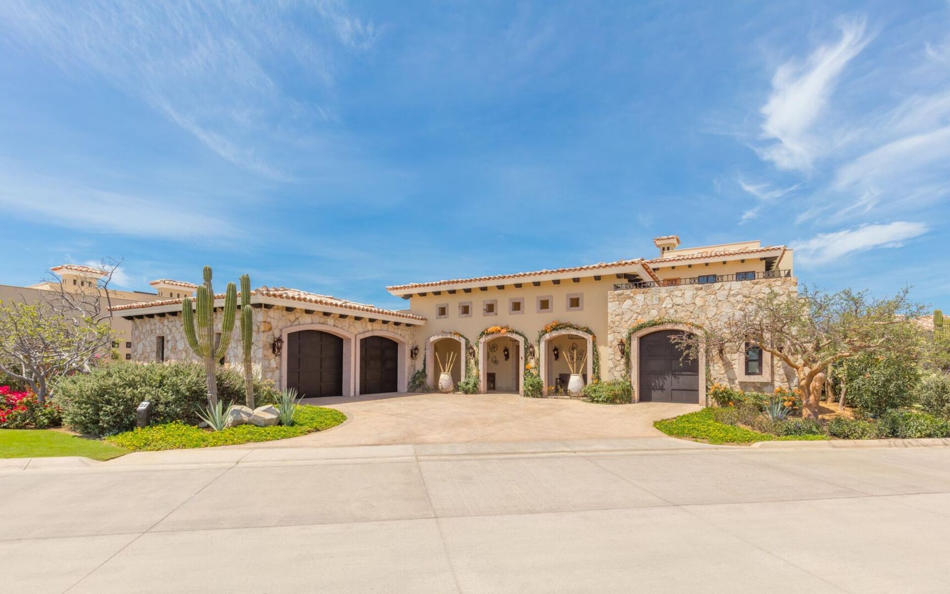 A Luxurious Escape in the Heart of Diamante, Cabo San Lucas Villa 1051