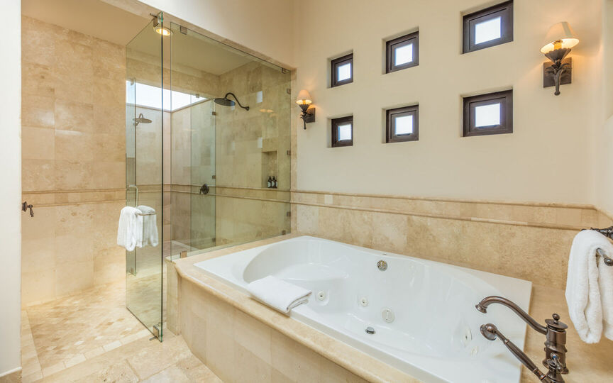 A Luxurious Escape in the Heart of Diamante, Cabo San Lucas Villa 1051