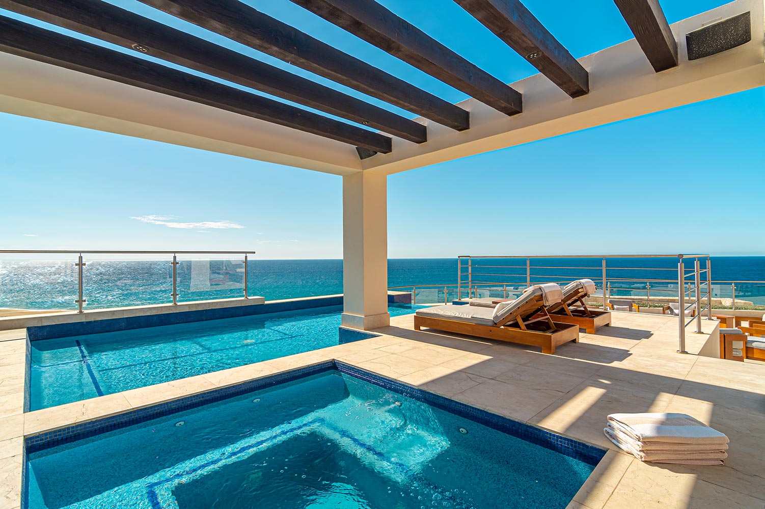 Luxurious Oasis with Breathtaking Pacific Views at Cabo San Lucas 1052
