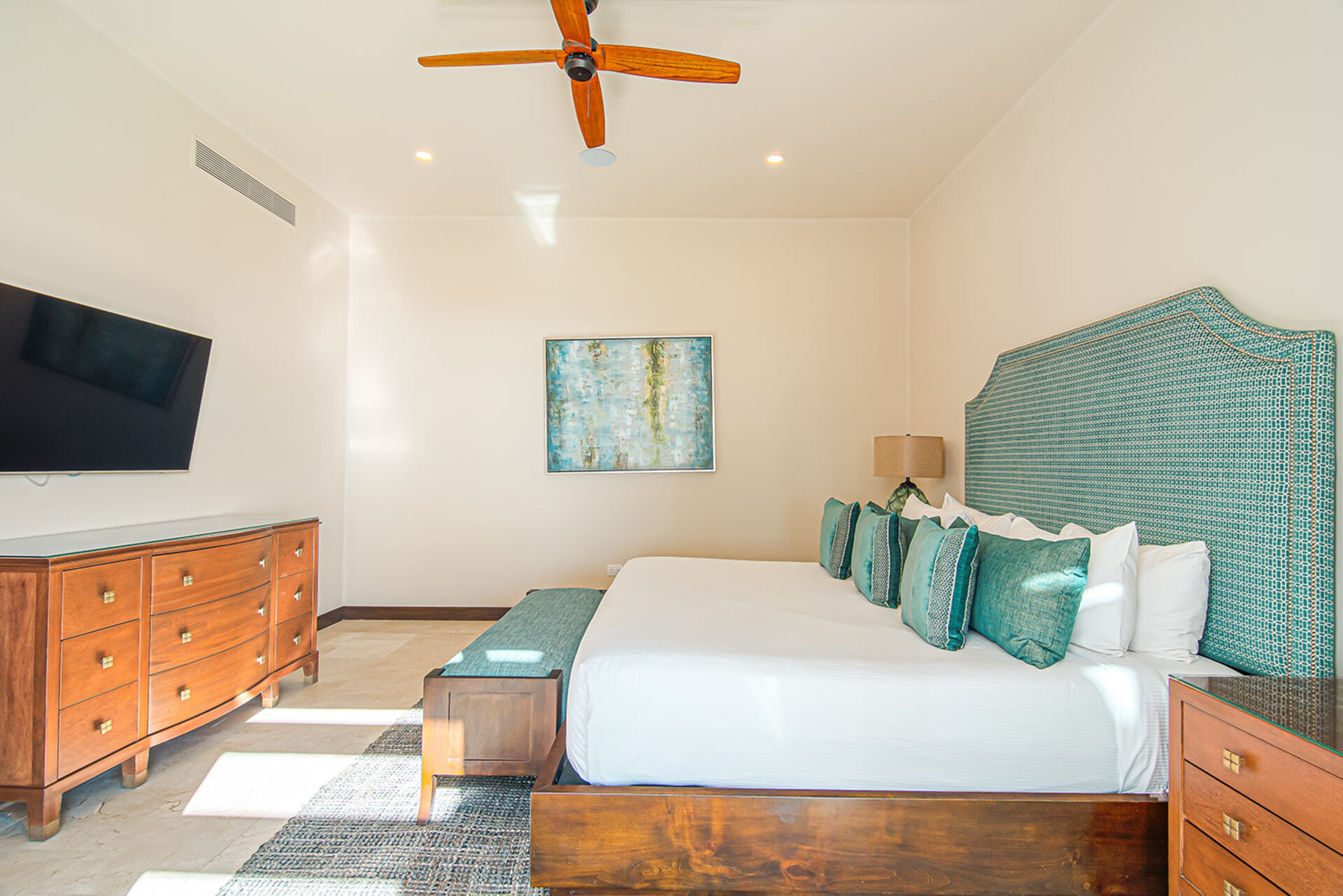 Luxurious Oasis with Breathtaking Pacific Views at Cabo San Lucas 1052