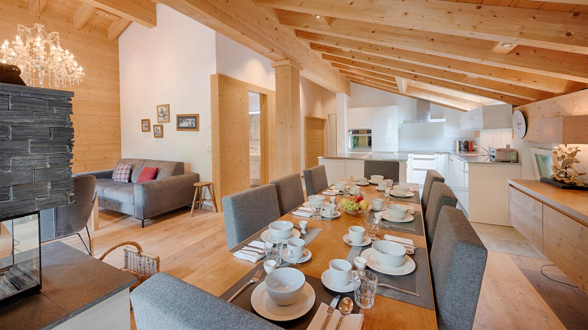 Ski-In/Ski-Out Luxury with Stunning Views, Valais Apartment 1396